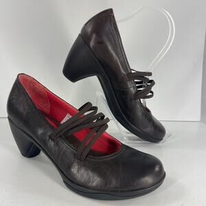 Merrell Chocolate Heels with Scarlet Interior